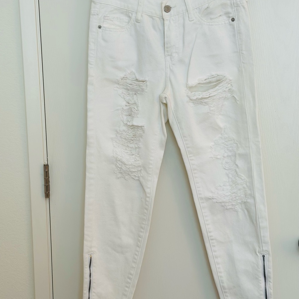 Abercrombie & Fitch White Skinny Jeans with Distressed Details